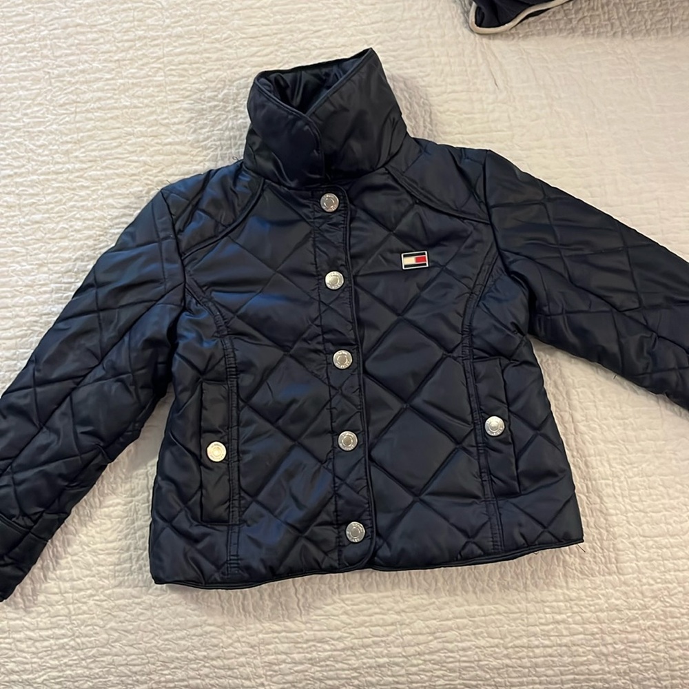 Tommy Hilfiger puffer jacket-sz 2T-perfect for fall 🍁 Stylish and adorable!